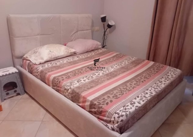 Tirane, jepet me qera apartament 1+1+Ballkon Kati 2, 60 m² 400 € (YZBERISHT)
