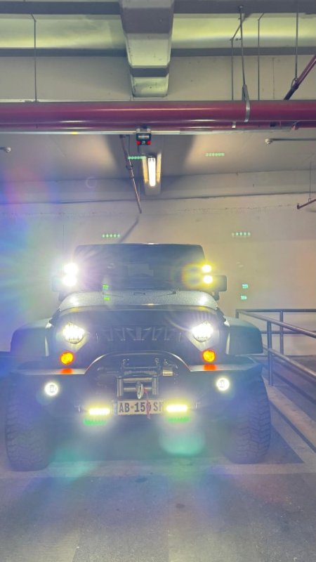 Gjirokaster, shes makine Jeep Benzin, blu automatik 15.000 €