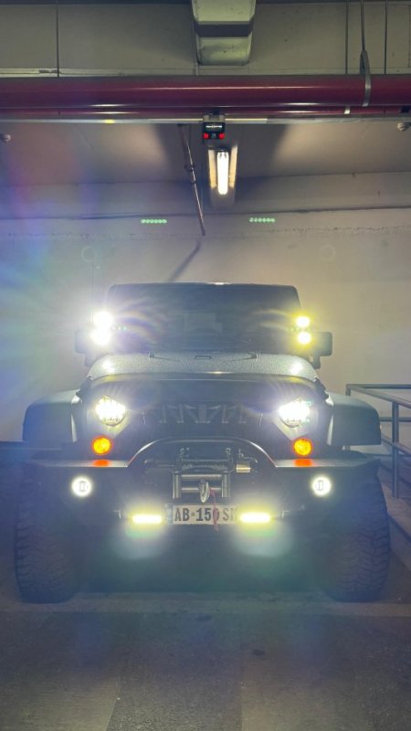 Gjirokaster, shes makine Jeep Benzin, blu automatik 15.000 €