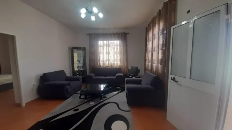 Tirane, Jepet me Qera Vile Kati 2, 120 m² 600 € (PRANË SPITALIT AMERIKAN 2)