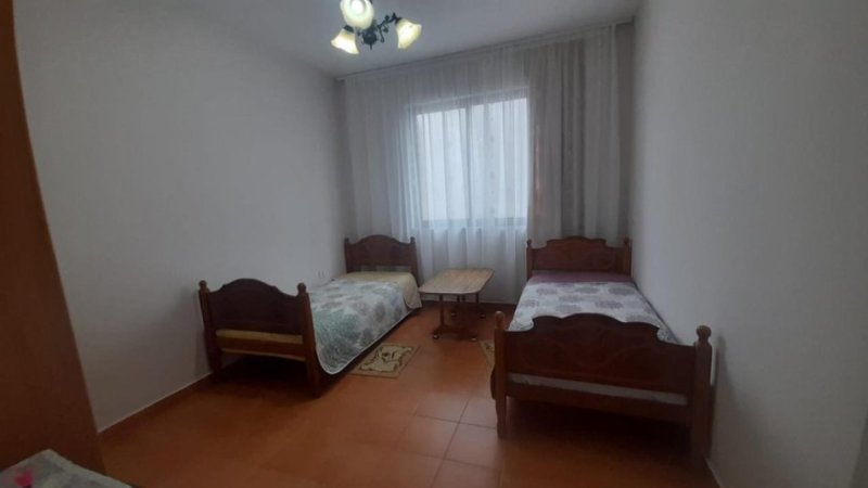 Tirane, Jepet me Qera Vile Kati 2, 120 m² 600 € (PRANË SPITALIT AMERIKAN 2)