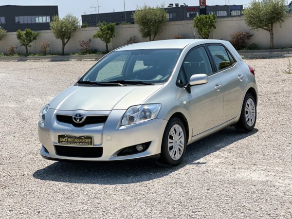 Durres, shitet makine TOYOTA AURIS Nafte, gri metalizato manuale Klima