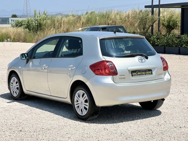 Durres, shitet makine TOYOTA AURIS Nafte, gri metalizato manuale Klima