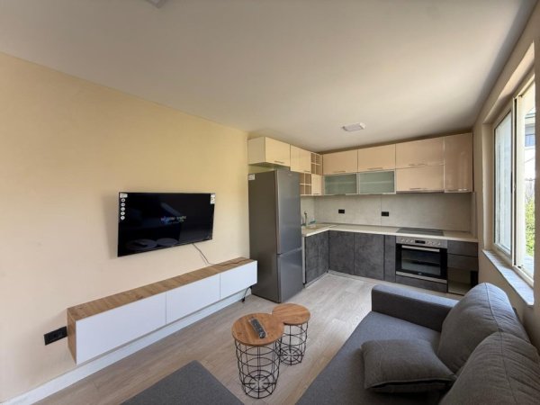 Tirane, jepet me qera shtepi 2+1 Kati 1, 80 m² 470 € (Selite, prane Universitetit Marin Barleti)