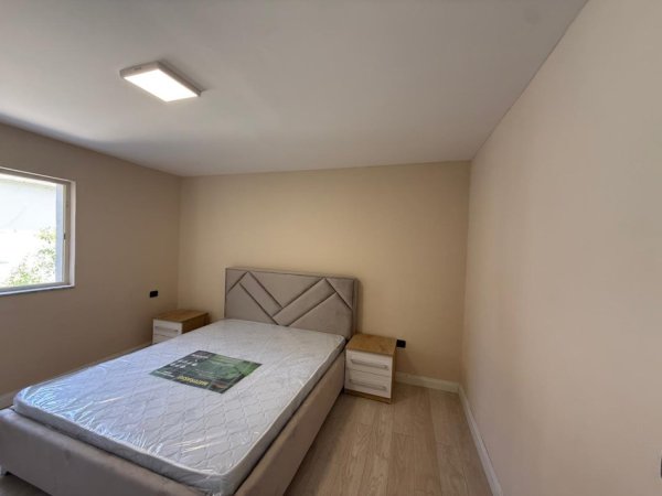 Tirane, jepet me qera shtepi 2+1 Kati 1, 80 m² 470 € (Selite, prane Universitetit Marin Barleti)