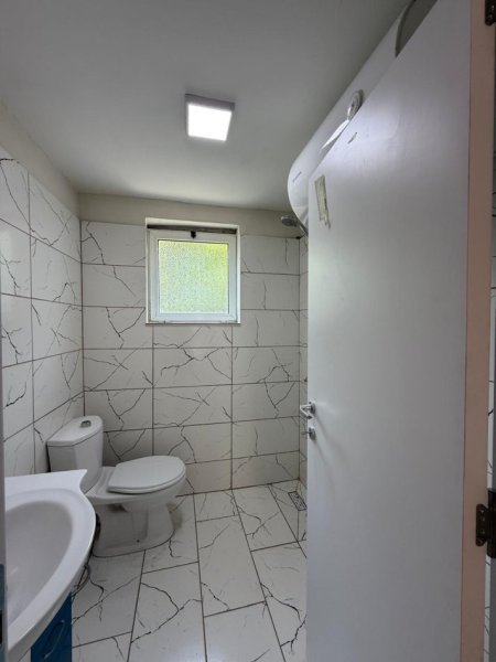 Tirane, jepet me qera shtepi 2+1 Kati 1, 80 m² 470 € (Selite, prane Universitetit Marin Barleti)