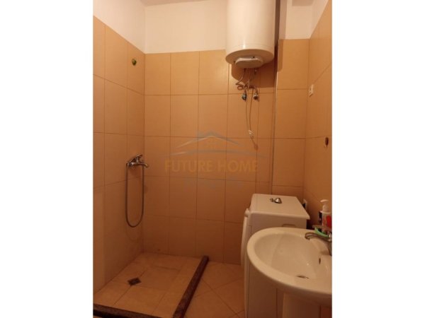 Tirane, jepet me qera apartament 2+1+2+Ballkon Kati 5, 125 m² 450 € (Unaza e Re, Bulevardi Migjeni)