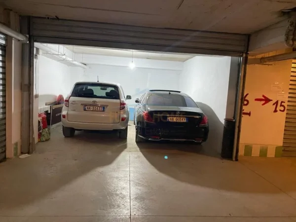 Tirane, jepet me qera apartament 2+1 Kati 7, 101 m² 1.000 € (Kopshti Botanik)