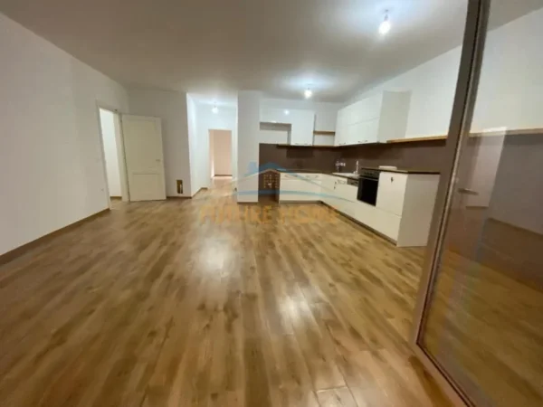 Tirane, jepet me qera apartament 2+1 Kati 2, 111 m² 800 € (Kompleksi Delijorgji)