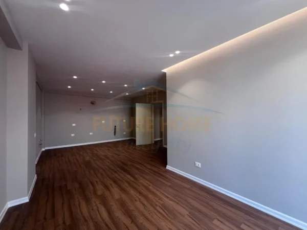 Tirane, shitet apartament 2+1 Kati 8, 112 m² 150.000 € 