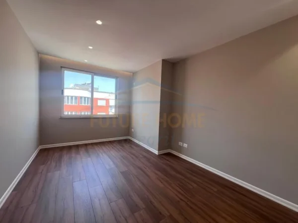 Tirane, shitet apartament 2+1 Kati 8, 112 m² 150.000 € 