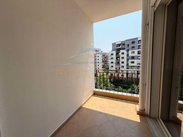 Tirane, jepet me qera apartament 1+1 Kati 4, 61 m² 400 € (Unaza e re)