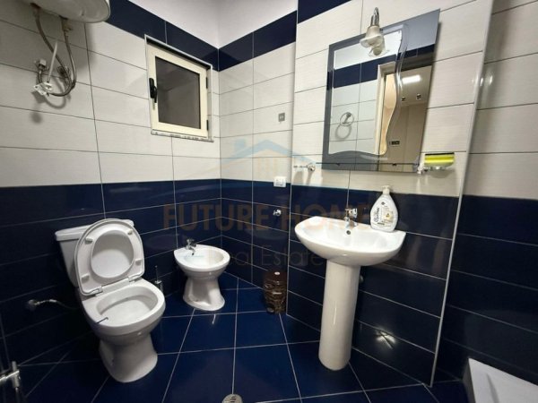 Tirane, jepet me qera apartament 1+1 Kati 4, 61 m² 400 € (Unaza e re)