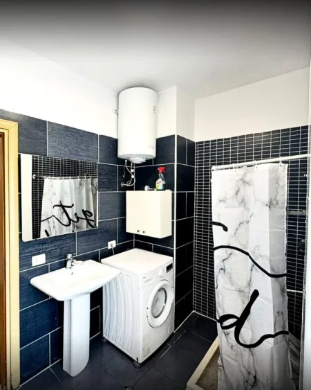 Tirane, jepet me qera apartament 1+1+Ballkon Kati 6, 65 m² 400 € (Uzina Autotraktoreve)