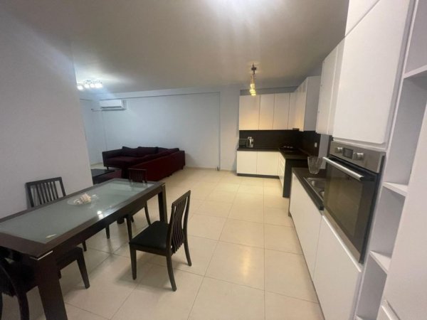 Tirane, jepet me qera apartament 2+1 Kati 3, 120 m² 600 € (kinostudio)