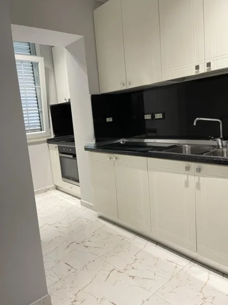 Tirane, shes apartament 1+1 Kati 2, 60 m² 200.000 € (Janos Hunyadi)