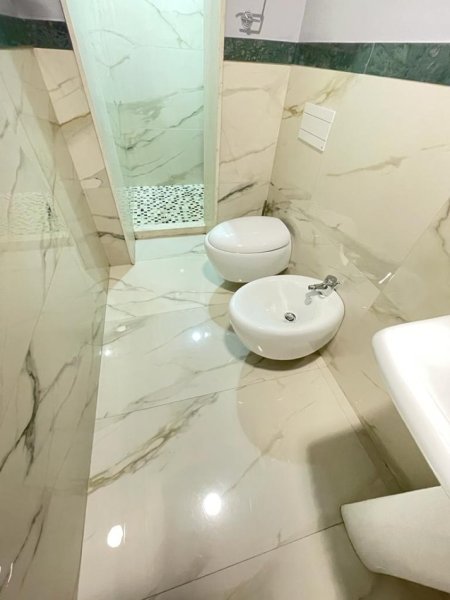 Tirane, shes apartament 1+1 Kati 2, 60 m² 200.000 € (Janos Hunyadi)