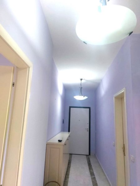Pazari i Ri, Tirane jepet me qera Ap.3+1+Ballkon, 700 €