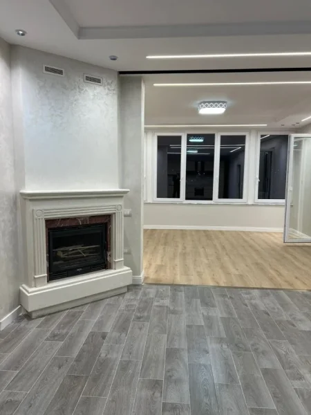 Tirane, shes apartament 3+1 Kati 6, 164 m² 270.000 € (xhamllik)