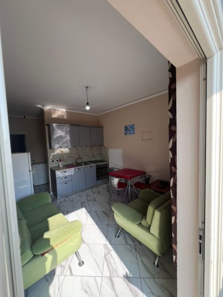 Tirane, jepet me qera Vile 1+1+Ballkon Kati 3, 60 m² 350 € (allias)