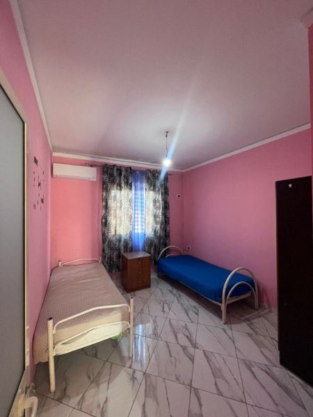 Tirane, jepet me qera Vile 1+1+Ballkon Kati 3, 60 m² 350 € (allias)