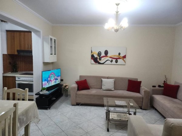 Tirane, jepet me qera apartament 1+1 Kati 4, 60 m² 400 € (ali dem)