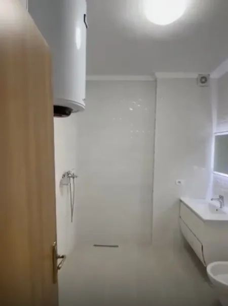 Tirane, shitet apartament 1+1 Kati 9, 87.000 € (Rruga Besim Alla)