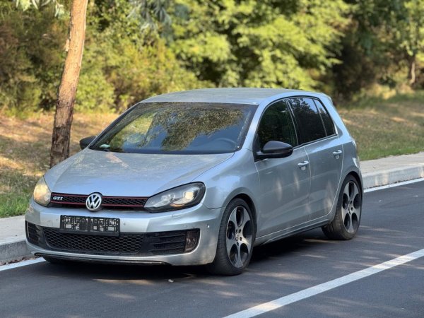 Tirane, shes makine Volkswagen GOLF GTI Benzin, automatik Kondicioner 279.000 km 5.900 €