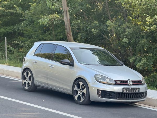 Tirane, shes makine Volkswagen GOLF GTI Benzin, automatik Kondicioner 279.000 km 5.900 €