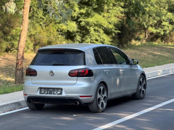 Tirane, shes makine Volkswagen GOLF GTI Benzin, automatik Kondicioner 279.000 km 5.900 €
