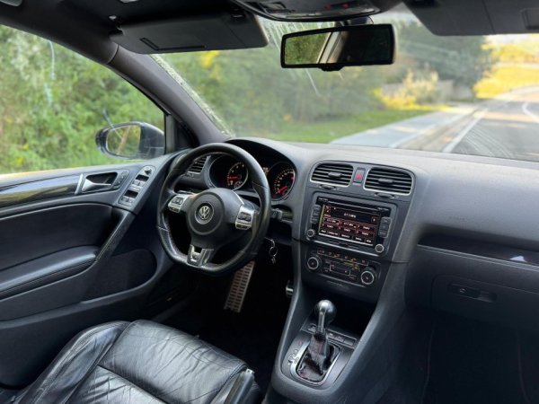 Tirane, shes makine Volkswagen GOLF GTI Benzin, automatik Kondicioner 279.000 km 5.900 €