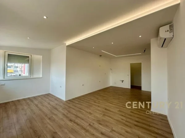 Tirane, shitet apartament 1+1 Kati 5, 70 m² 175.000 € (Rruga Fortuzi)