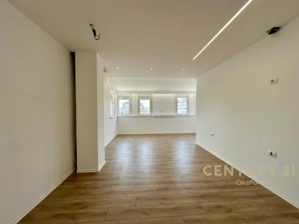 Tirane, shitet apartament 1+1 Kati 5, 70 m² 175.000 € (Rruga Fortuzi)