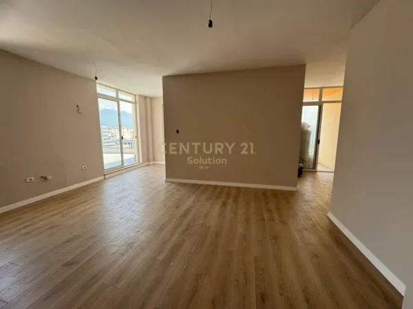 Tirane, shes apartament 2+1+Ballkon Kati 9, 110 m² 170.000 € (Astir)