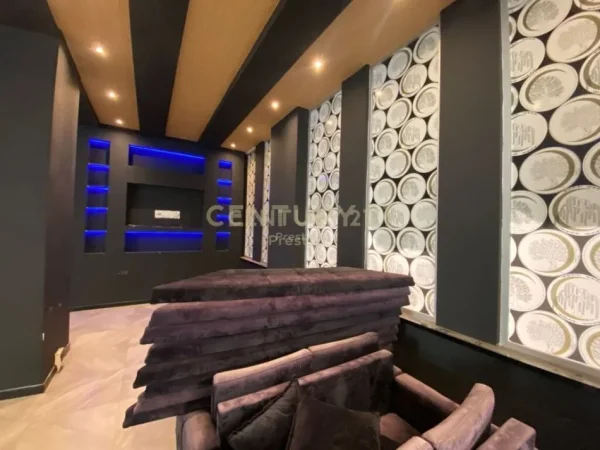 Tirane, jepet me qera bar-kafe Kati 0, 200 m² 1.000 € 