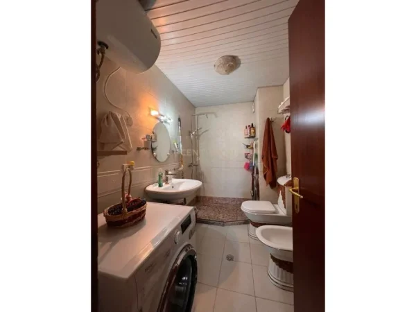 Tirane, shitet apartament 1+1+Ballkon Kati 7, 70 m² 215.000 € 