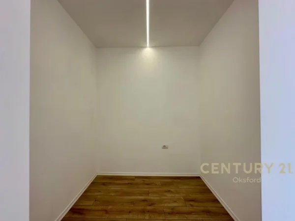 Tirane, shes apartament 1+1+Aneks Kati 5, 70 m² 175.000 € 