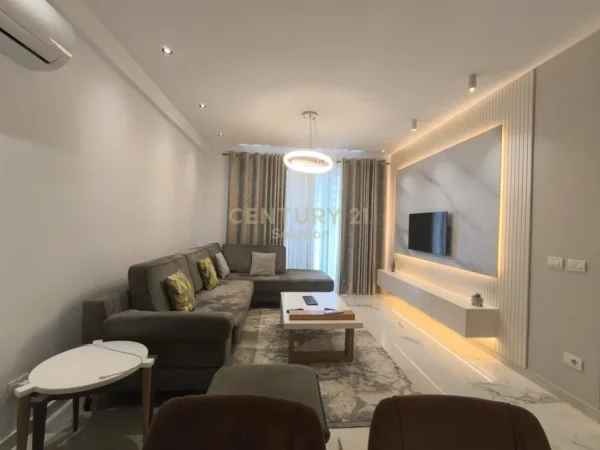 Tirane, jap me qera apartament 2+1 , 116 m² 800 € 