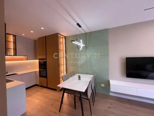 Tirane, jepet me qera 2+1 Kati 4, 96 m² 979 € 