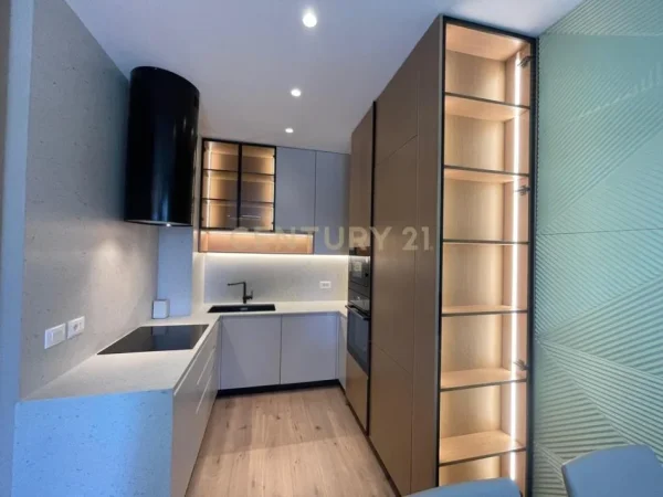 Tirane, jepet me qera 2+1 Kati 4, 96 m² 979 € 