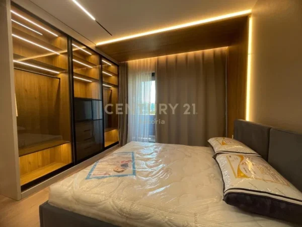 Tirane, jepet me qera 2+1 Kati 4, 96 m² 979 € 