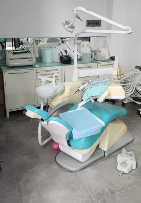 Tirane, shitet ambjent biznesi Kati 0, 45 m² 7.000 € (Rruga Barrikadave)