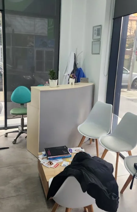 Tirane, shitet ambjent biznesi Kati 0, 45 m² 7.000 € (Rruga Barrikadave)