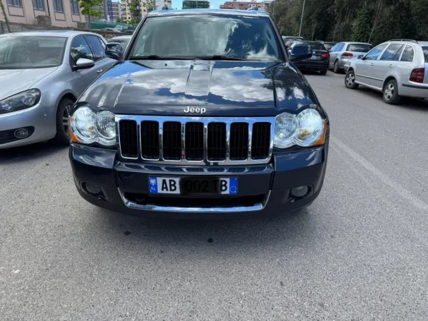 Tirane, shitet SUV | Xhip Jeep grand cherokee Nafte, blu e errët automatik Kondicioner 175.000 km 6.800 €