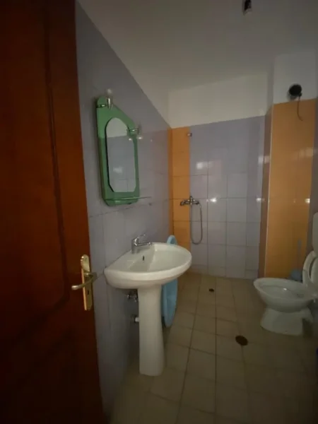 Shqiperi, shitet 1+1 Kati 3, 50.000 €