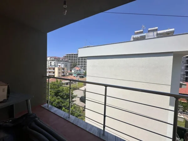 Shqiperi, shitet 1+1 Kati 3, 50.000 €