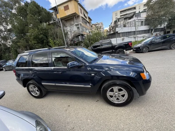 Tirane, shitet SUV | Xhip Jeep grand cherokee Nafte, blu e errët automatik Kondicioner 175.000 km 6.800 €