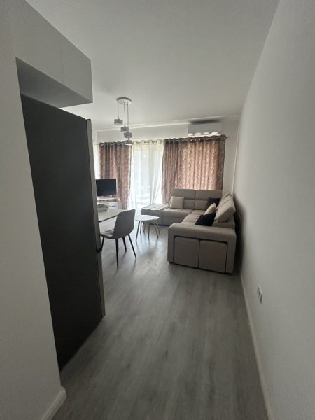 Tirane,pas Emerald Center, te tregu, jap me qera apartament 2+1+Ballkon Kati 3, 80 m² 670 €