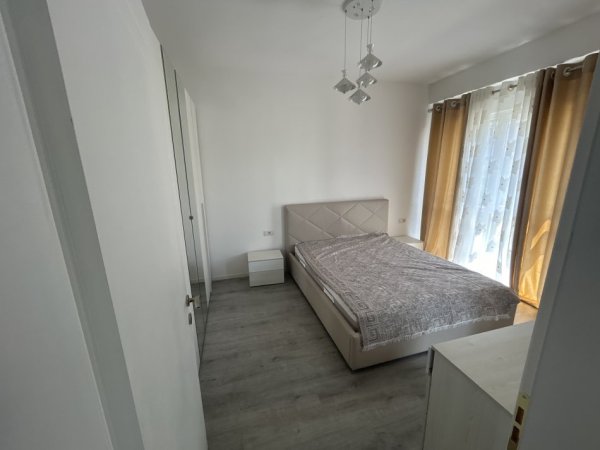 Tirane,pas Emerald Center, te tregu, jap me qera apartament 2+1+Ballkon Kati 3, 80 m² 670 €
