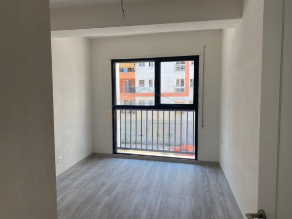 Tirane, shitet apartament 3+1 Kati 1, 147 m² 257.800 € 